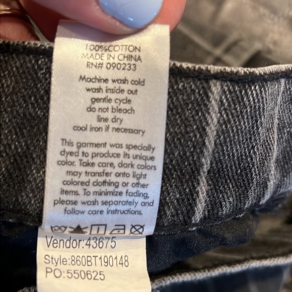 💥HP🎉PAC•SUN• Mom Jean- High Waist-Pin Stripe size 29 EUC! - Picture 16 of 16